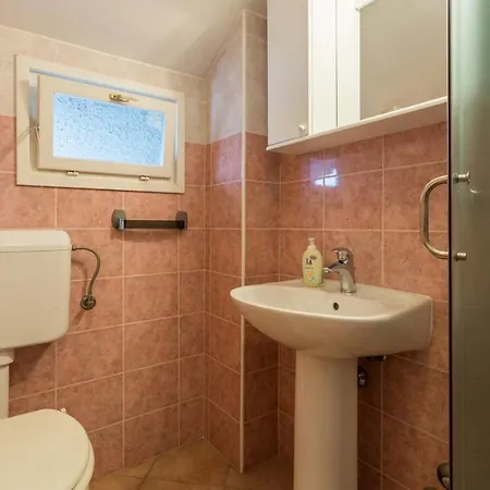 Lucio 399 Guest house